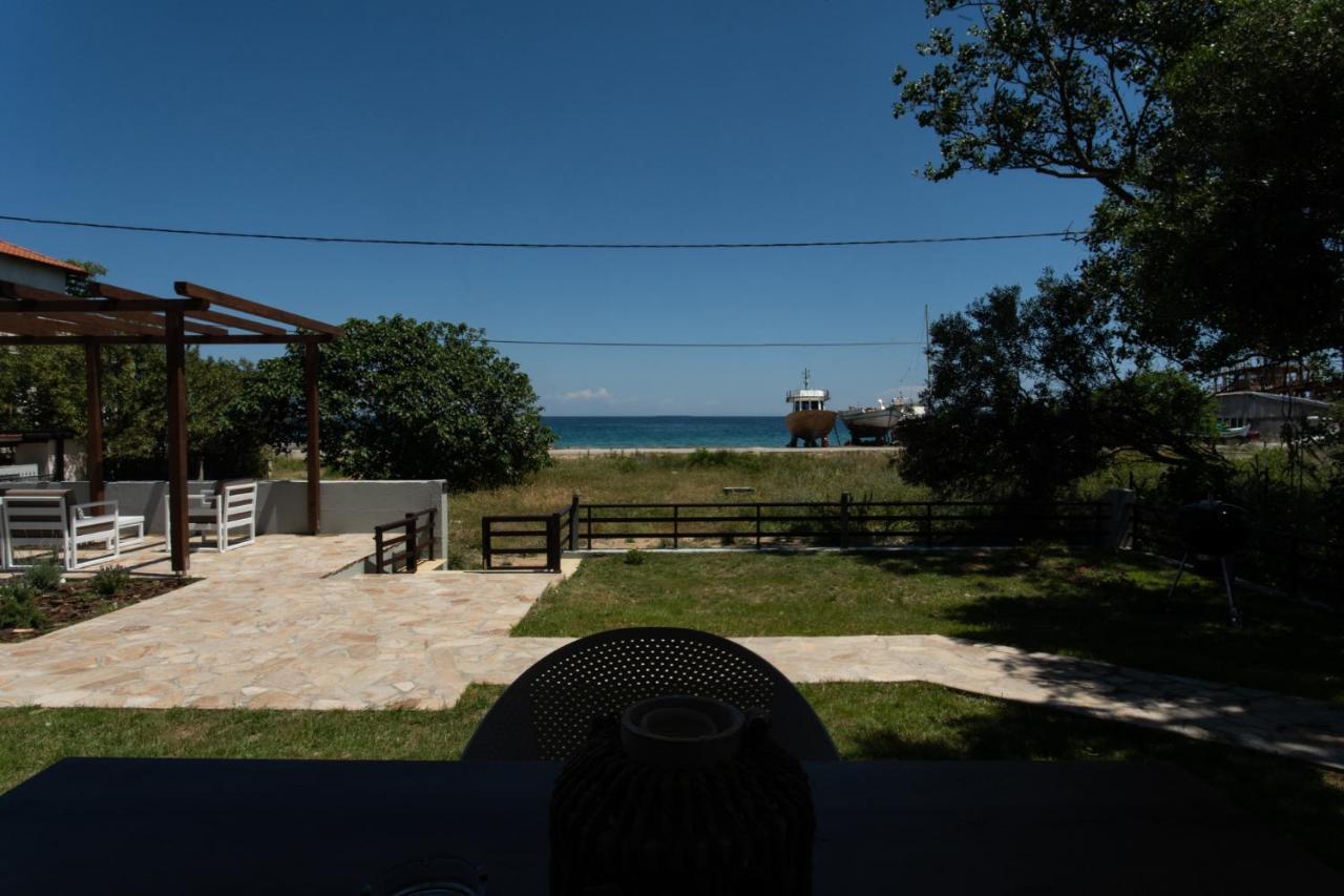 Marineiko Luxury Apartments Ierissos Exterior photo